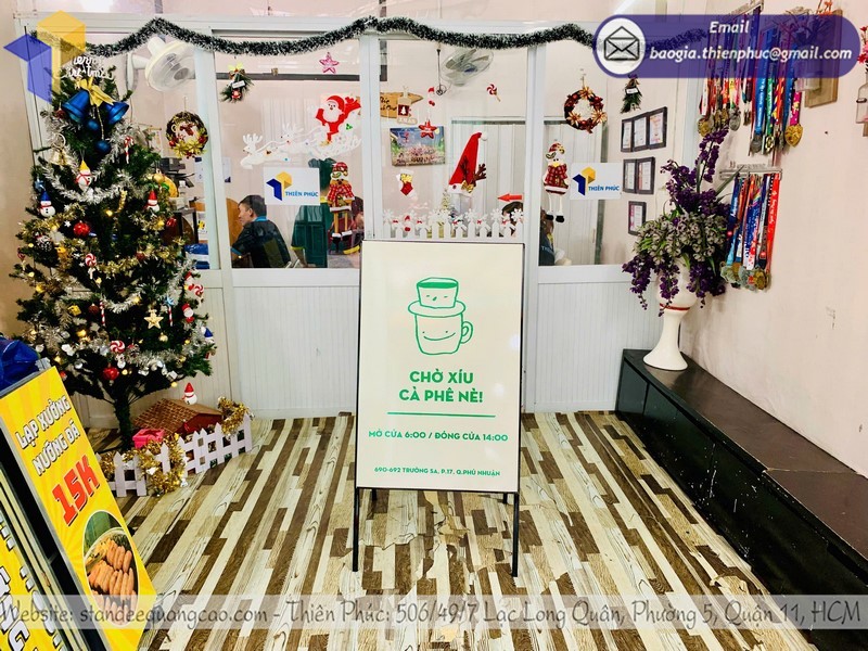 Chiến lược kinh doanh bán hàng của standee khung chữ A
